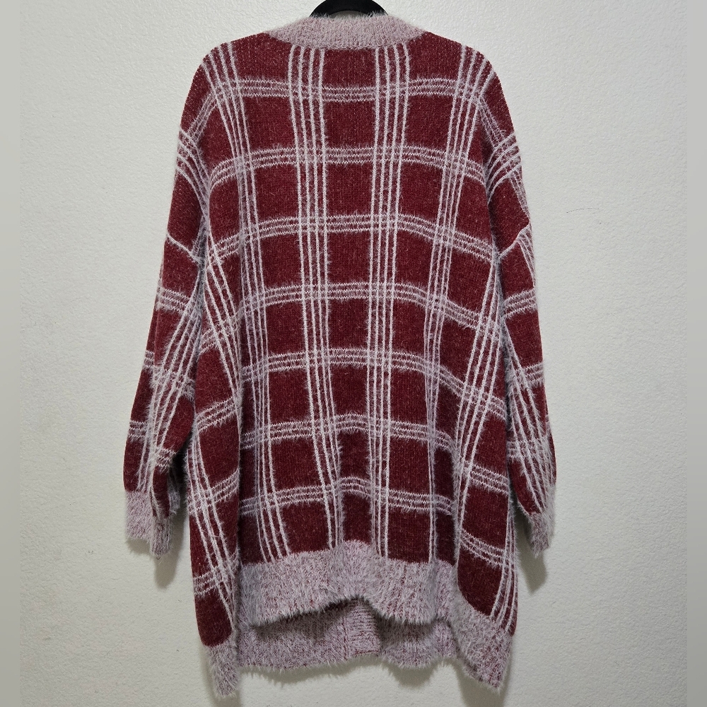 BLOOMCHIC Red White Plaid Cardigan Sweater Buttoned Fuzzy Knit Size 22 / 24 - Picture 5 of 15